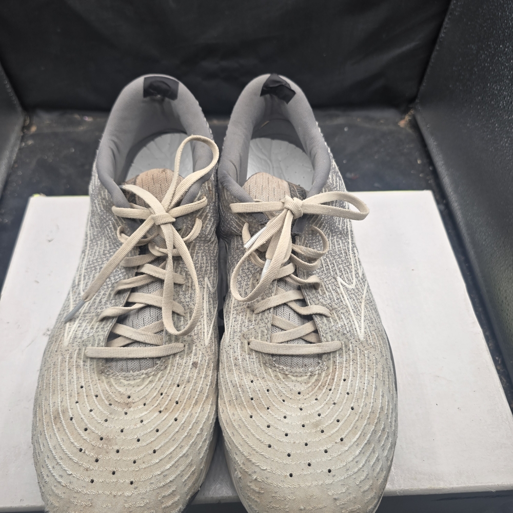 Mizuno Gray‎ Athletic Shoes